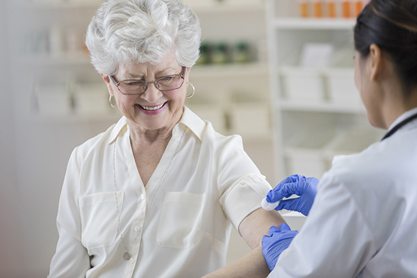 patient receiving flu vaccine