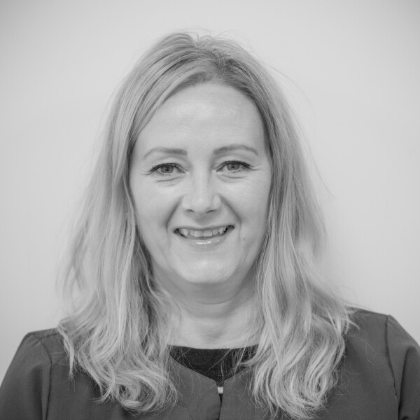 Mrs Paula Thomas