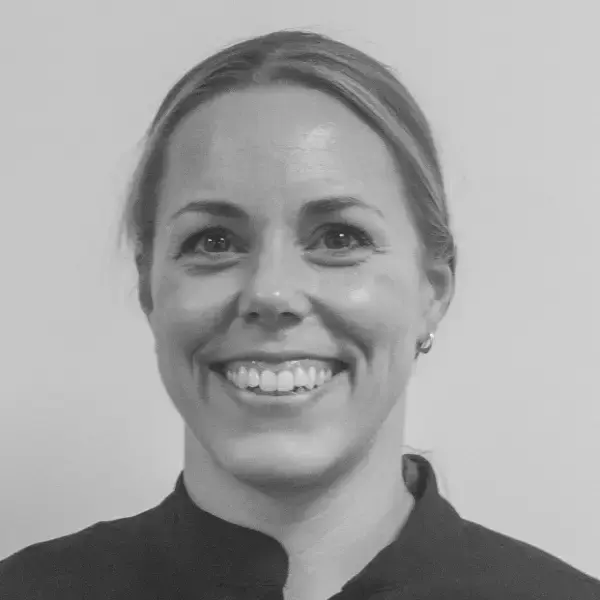 Dr Julia Housden-Slann